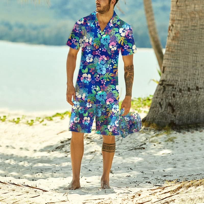 חולצת שרוול קצרה של הוואי גברים ומכנסיים קצרים תלבושות חופשה מגדירה כפתור מזדמן במורד חליפות פרחוניות בחוף עם כובעי דלי